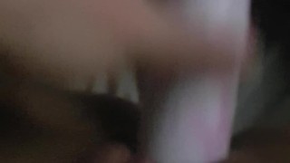Horny woman finds something to make her cum #objectsinpussy