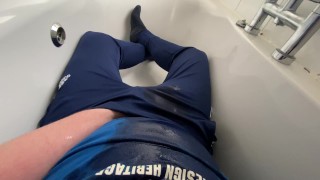 Self-Pissing in Bath