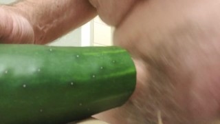 Fucking a cucumber (Cum)