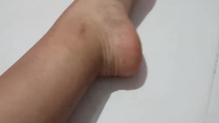 Necesito un esclavo a mis pies, FEMDOM TRAMOLING TRAMPLE FOOTFETISH FOOTWORSHIP SPANISH 