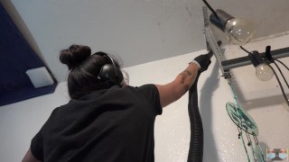 Shop Vaccing the Garage with Viva Athena 4k