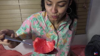 Ang Sarap! Filipina Babe Eats Watermelon With Giant Spoon