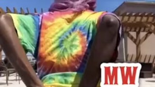 FAT ASS HEADSTAND ROOFTOP YOGA & TWERK DARKSKIN MEGHAN 