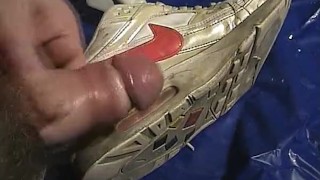 Destroy and cum my nike air max classic olympia