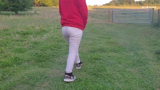 AliceWetting - Watch me squat and wet myself right in front of you like a good girl ;)