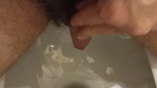 Morning piss and cock warm-up ... Утренний писсинг и разминка члена.