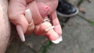 Girlfriend is wanking my dick outdoor again *scratching head*