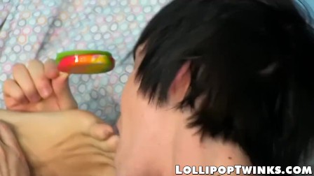 Foot fetish twink Conner Bradley pounds emo twink doggystyle