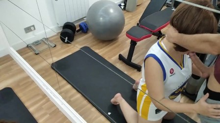I FUCK ME AND SUCK HIS COCK IN THE UNIVERSITY GYM (PART 1)