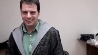 Alba solo tiene 18 pero ya sabe que quiere ser una actriz porno!