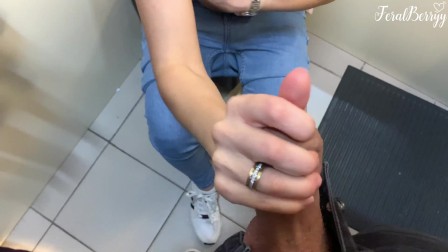 Risky public sex with stepsister FeralBerryy in the fitting room. Cum in panties
