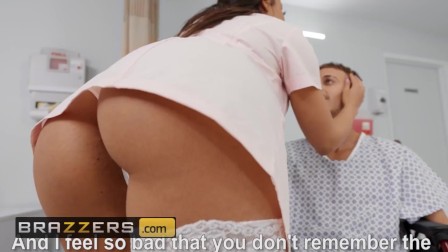Brazzers - Getting Threesome In The Hospital With Two Gorgeous Babes LaSirena69 & Luna Star