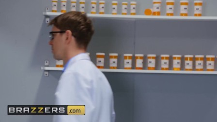 Brazzers - Sexy Kenzie Reeves Fucks Her Pharmacy Markus Dupree For Her Medication