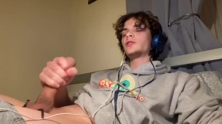 GUY MOANS AS HE CUMS FOR YOU, BIG CUMSHOT !