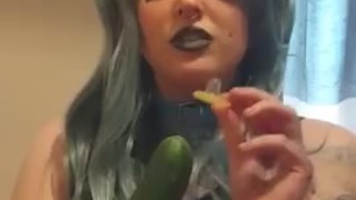 DEEPTHROATING A CUCMBER