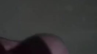 Mesero se masturba en el baño