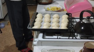 Suddenly, for some reason, I wanted ... buns with apples.