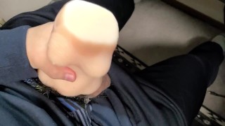 仮性包茎チンポをオナホールでシゴいてみた
