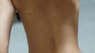 Sentando e rebolando