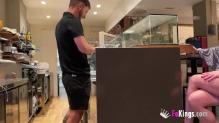 Silvia Soprano, seducida por el camarero cachondo