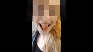 Meine Freundin macht ihren ersten Spermawalk mitten im Zug