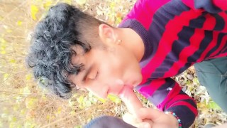 Taking friend´s cum on face in the park