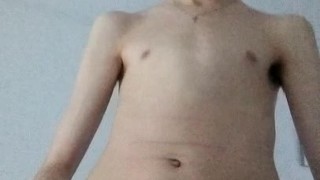 Se masturber et jouir debout (vidéo vertical)