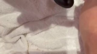 Naughty BBW in latex squirting masturbazion