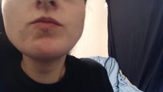 Chewing asmr with nice juicy grapes