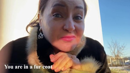 Sex with a stranger in a fur coat, after an hour of dating on the street