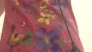 Кручу попой пока  сидит в соседней комнате