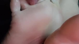 Sexy milf has her toes sucked