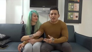 Jovencita de 19 y su primera incursión en el porno