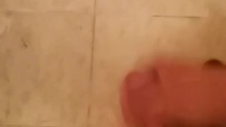 Hombre caliente se da placer un rato 