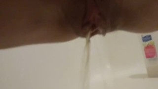 Pissing 