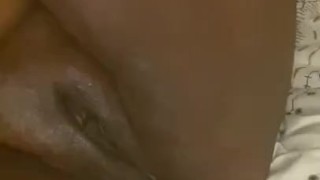BBW spreads chocolate creamy pussy for white dildo