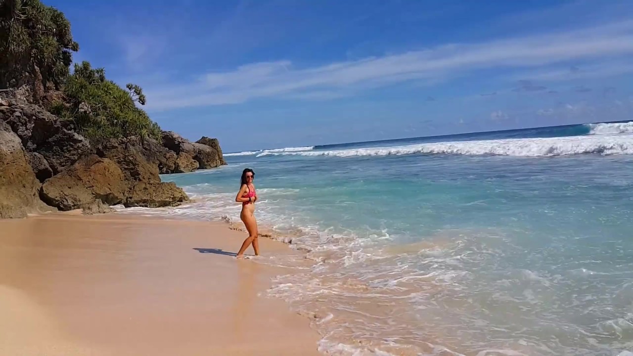 PISSING in Paradise # PEE from Rock of a Tropical Beach Porn Videos