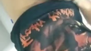 Chico Caliente Corriendose en su Habitacion