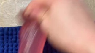 Pregnant wife fucks dildo 