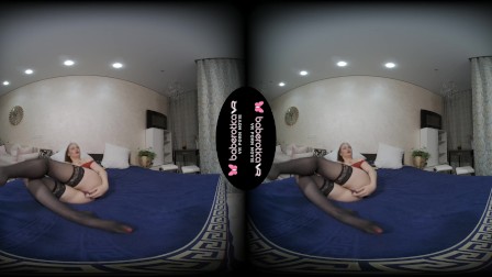 Solo plumper, Eva Berger is gently masturbating, in VR