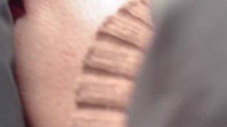 ヒマな在宅パイパン女子が露出お散歩中に歩きながら乳首をクリクリ♡アンアン♡周りの視線が気持ちいい♡