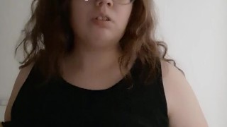MILF titty play