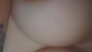 Juego con mis pechos, que se les antoja que haga? Soy una chica muy traviesa 