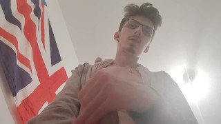 Je me branle avec ma grosse bite