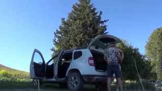 Marido cornudo quiere pollas para su morena esposa