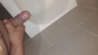 Masturbandome en el baño