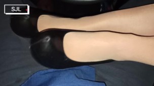 stepsister fucked with her legs & finished in her shoe