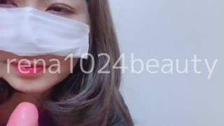 団地の階段で2つのディルドを使って露出オナニー！声出しちゃいけないのに気持ちいいからいっぱいでちゃう♡ 1/2
