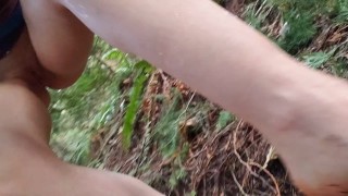 Nerdy Faery Does an OUtdoor standing Piss While walking