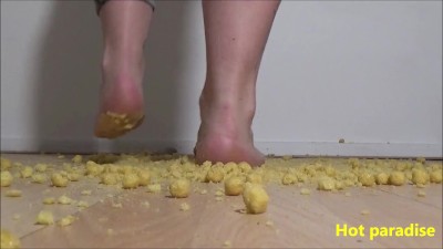 Crushing compilation : Miel pops, bubble wrap, cardboard and ...